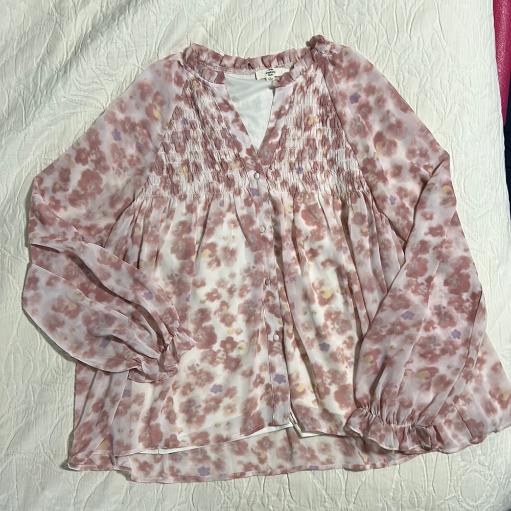 Beautiful float mauve and soft white blouse by entro